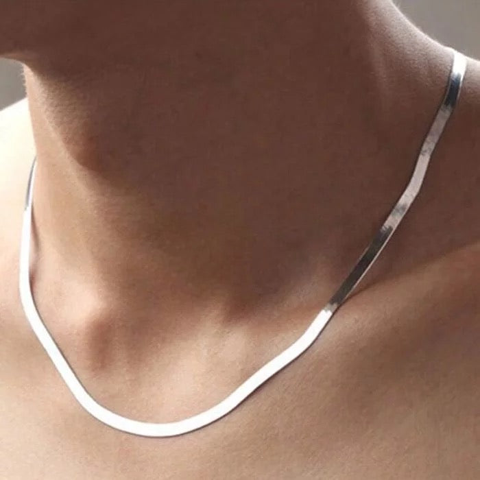 SLEEK COLLAR NECKLACE