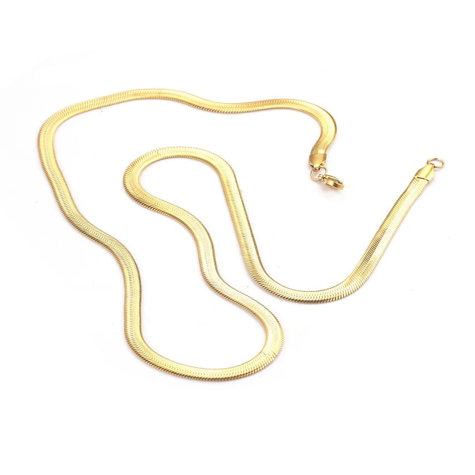 SLEEK COLLAR NECKLACE