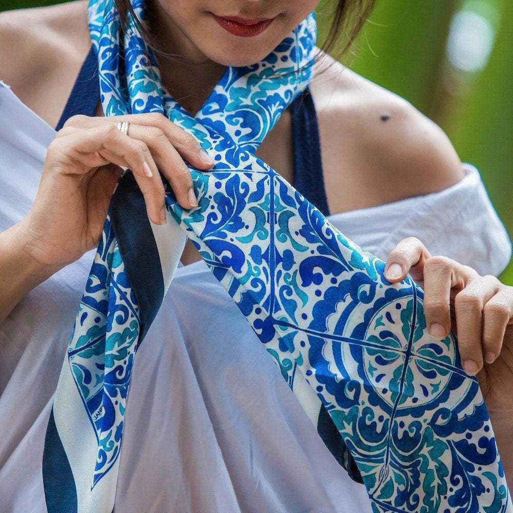 SILK SCARF AMORE BLU
