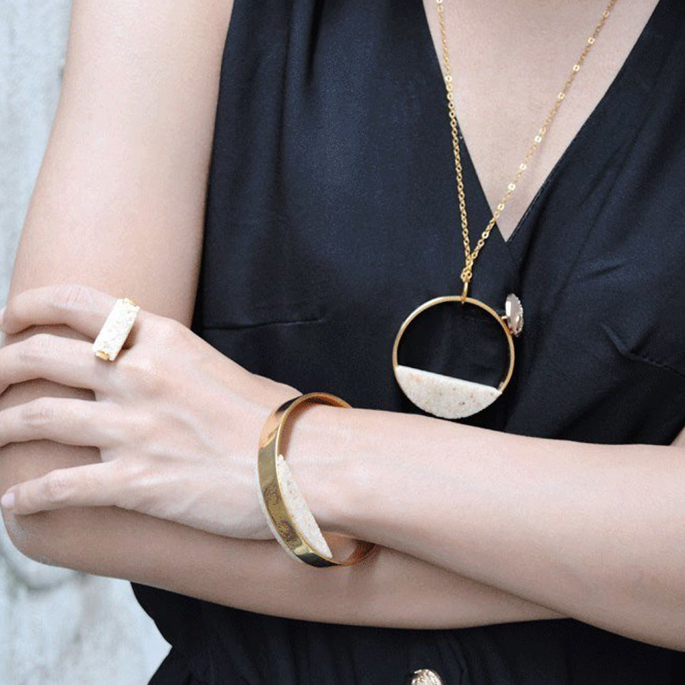 ECLIPSE NECKLACE